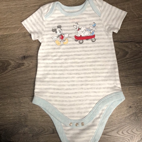 Mickey Bodysuits 6/9months - Picture 3 of 4